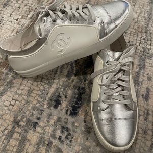 CHANEL Sneakers